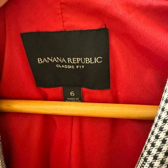 Banana Republic Black and White Blazer - Picture 3 of 4